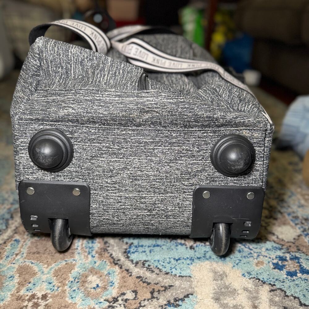 VS Pink Suitcase Duffle bag - Picture 3 of 6